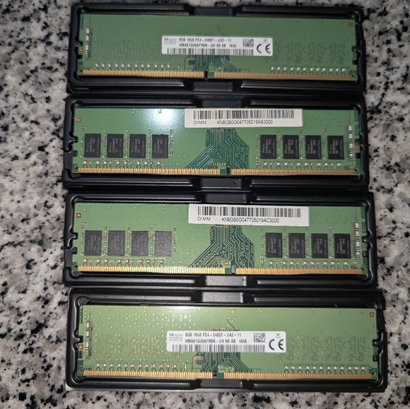 32gb 4x8 DDR4 RAM 2400 mhz - Picture 1 of 3